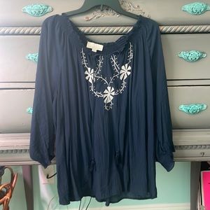 Gorgeous light weight top!